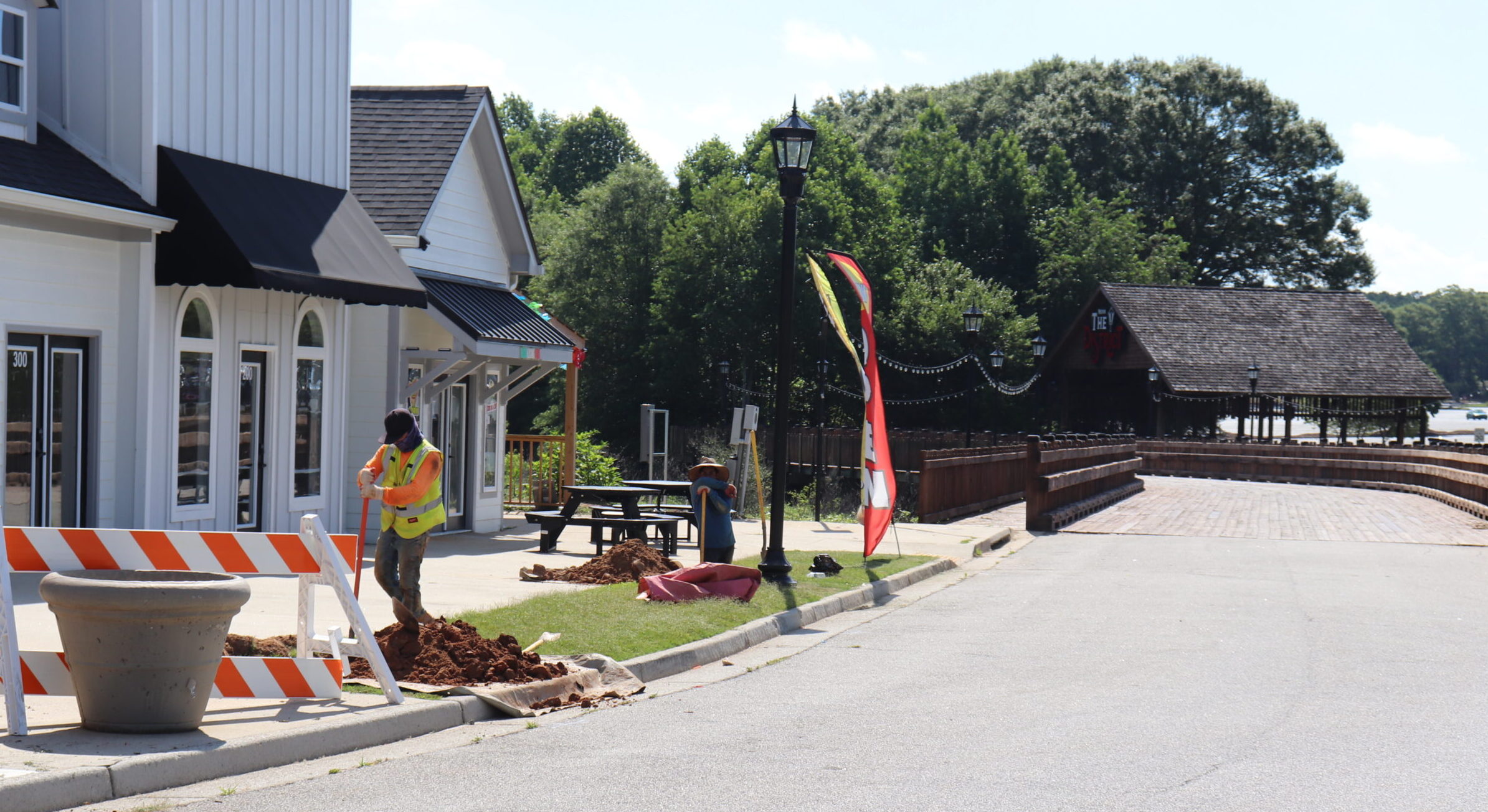 eCommunity installs cables at Morrow